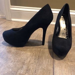 Black high heels, Brash brand